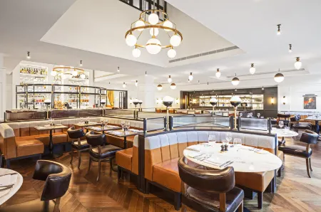 Clayton Hotel Cambridge Отели рядом с достопримечательностью «Университет Кембридж Джадж Бизнес Скул»