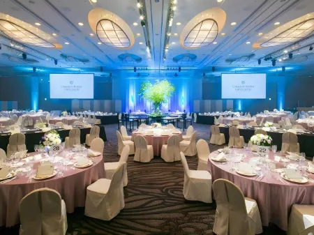 Hotel Laguna Zagreb Отели рядом с достопримечательностью «Хорватский музей наивного искусства»