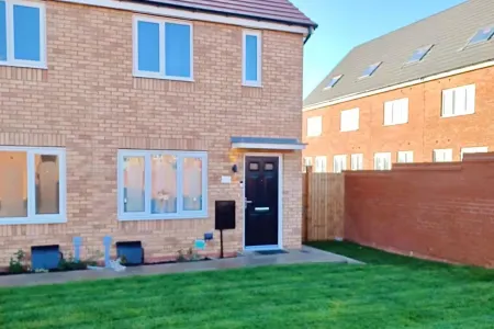 Cozy Coventry Retreat with 2 Bedrooms House Отели рядом с достопримечательностью «Университет Ковентри»