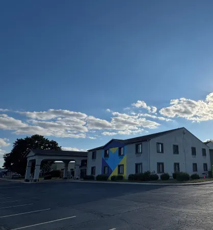 Hotel Lincoln Inn on Route 66 and Near I-55 Отели в г. Logan County