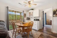 On Lake Time Taneycomo - Amazing Views