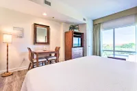 Studio w/ Pool Access - Walk to Miramar Beach! - Huoneistot