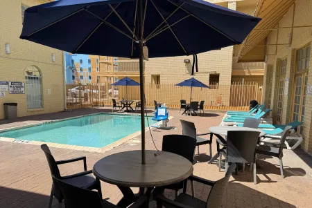 Days Inn by Wyndham Georgetown Отели рядом с достопримечательностью «Университет Саутуэстерн»