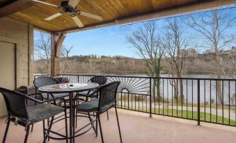 Taneycomo Retreat - Lakefront Condo