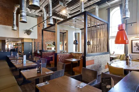 Premier Inn Gloucester (Quayside) Отели рядом со станцией GLOUCESTER STATION RAILWAY STATION