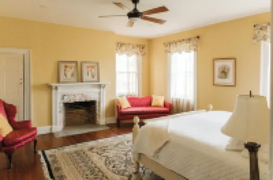 Family Retreat at Lansdowne Manor