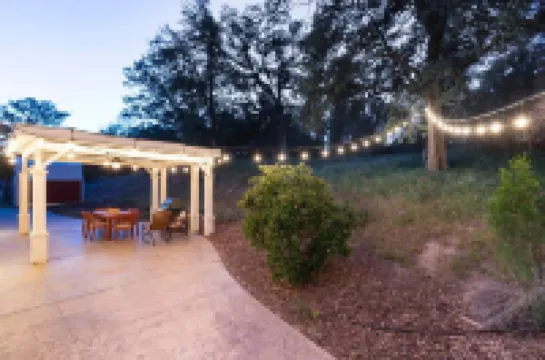 Relax Near Yosemite. Cozy House with King Bed/Fast Wifi/Hot Tub. Near Town.