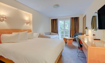 Sunday London Staines-upon-Thames Heathrow T5