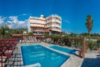 Poseidon Beach Hotel - parking