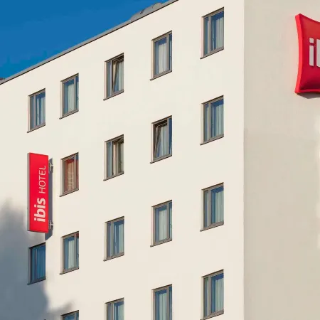 Ibis Berlin Mitte Отели рядом с достопримечательностью «Площадь Хельмхольцплац»
