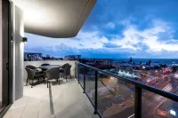 Ramada by Wyndham VetroBlu Scarborough Beach - Ocean View