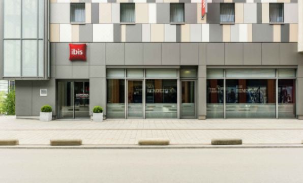 Ibis Esch Belval