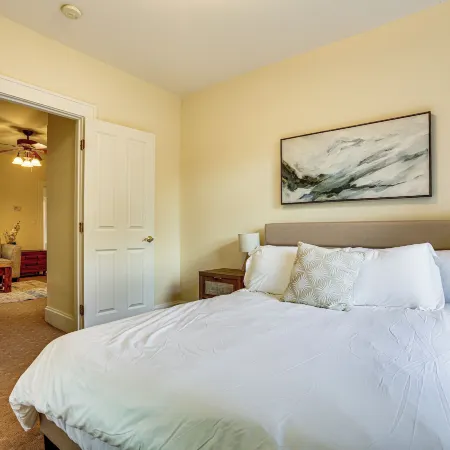 Near Colleges: Pet-friendly Duplex in Northfield! Hotels in Northfield