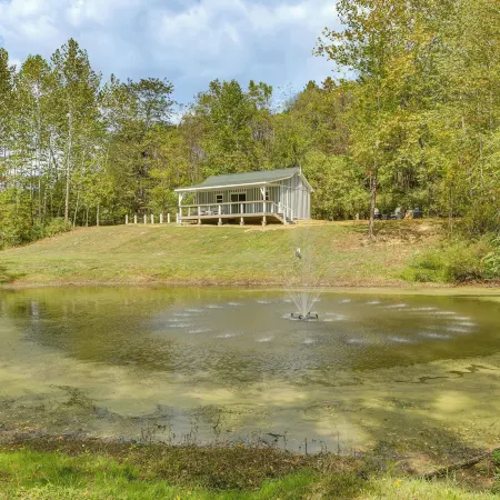 Cottage Close to Caves & Trails in Hocking Hills!