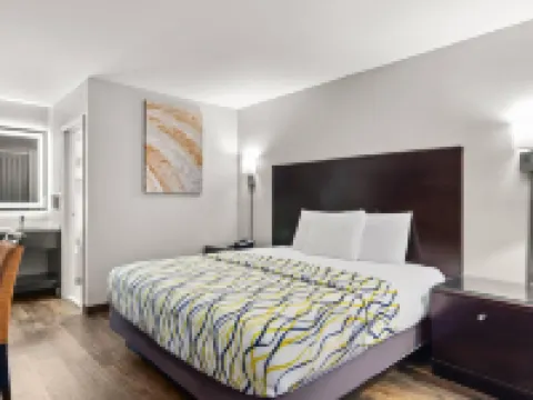 Suburban Studios Orange Park - Jacksonville Near Naval Air Station Hotels in Clay County
