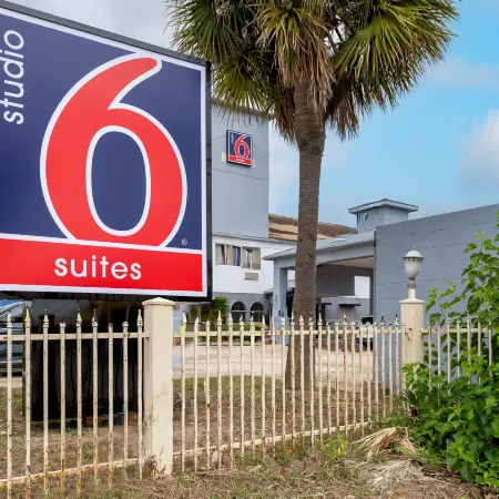 Studio 6 Suites Pasadena, TX