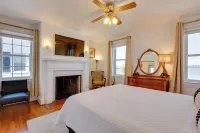 Beautiful Colonial Home on the Choptank River - parking