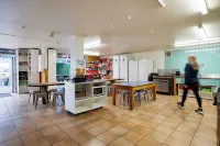 Pacific Coast Lodge and Backpackers Hotels in Mount Maunganui