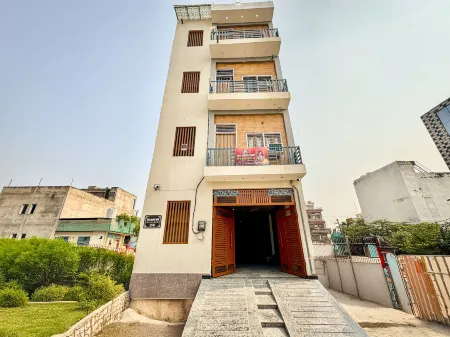 Hotel Radha Aradhya Sadan