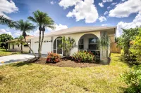 Naples Home w/ Lanai & Pool Near Vanderbilt Beach! - Wifi