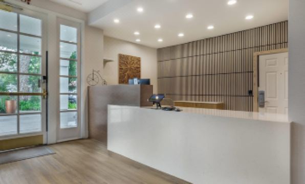 University Park Inn & Suites