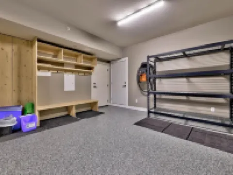 Echo Landing #42 by Bear Country Hotels in Sun Peaks