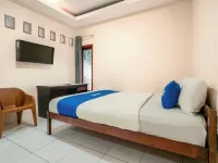 Rehat at Wahidin Guest House Hotels in Kejaksan