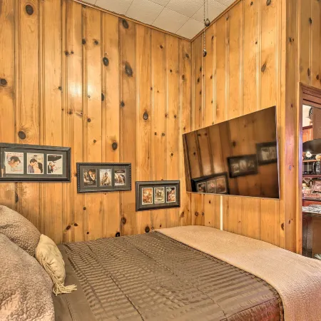 San Antonio Rental w/ Courtyard: Walk to Riverwalk
