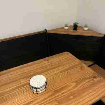 Charming 2-bedroom apartment with AC, WiFi in Jersey City Dining/Meeting Rooms