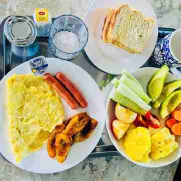 Tris Estates Suites Dining/Meeting Rooms