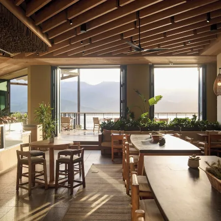 1 Hotel Hanalei Bay