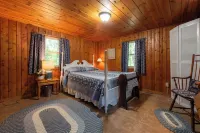 Rustic Pines - Woods, Water and Nature to Relax & Unwind.