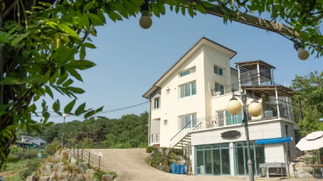 Yangyang Slowstay Pension