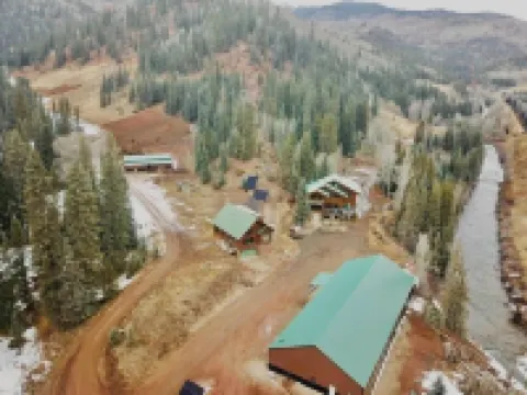 Pet-Friendly Family Lodge Fully Stocked Kitchen Fire Pit WiFi Kids Toys