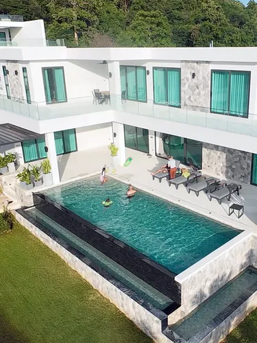 รูปภาพของLuxurious 5-Bedroom Villa overlooking Pattaya City