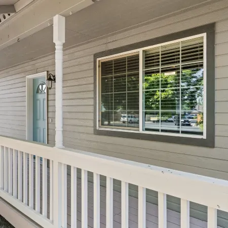 Redmond Rest 4 Bedroom Home by RedAwning