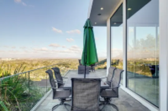 Pool & Coastline Views: Luxe La Jolla Home