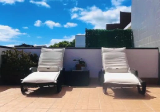 Come and enjoy peace, quiet and views of the sea and mountains in your comfort.