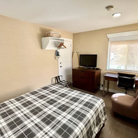 Rodeway Inn & Suites