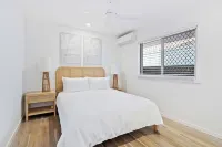 Albatross Beachfront 3 Bedroom Apartment
