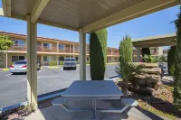 Econo Lodge Hurricane Zion Park Area - spa