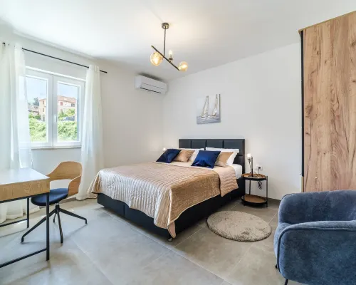 Janie in Splitska with 4 bedrooms and 2 bathrooms Hotels in Splitska