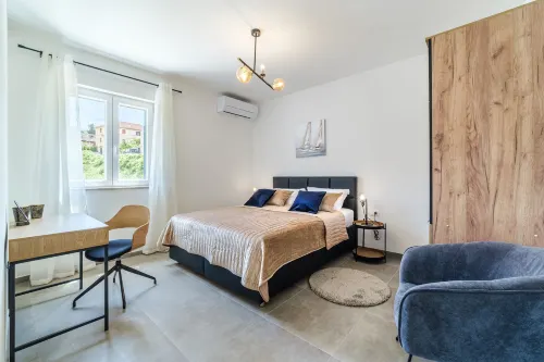 Janie in Splitska with 4 bedrooms and 2 bathrooms