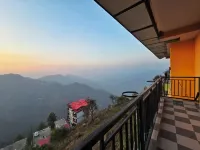 The Cozy Corner Hilltop 360 View Retreat