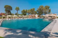 Merit Royal Gardens Hotel & Casino - Beach