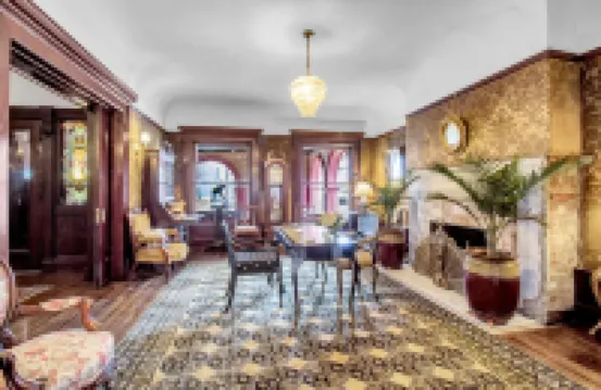 InnBuffalo Off Elmwood