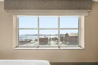 Hampton Inn Portland Downtown - Waterfront - 2-Star