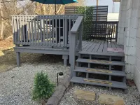 Creekside Cottage. Great Deck! Private! Hotels in Posey County