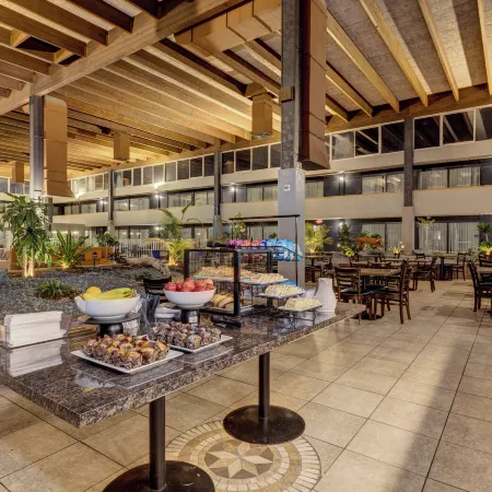 Riverside Hotel & Conference Center