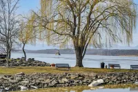 Walkable Stay Near Hudson River, Dining & Shopping - Kitchens